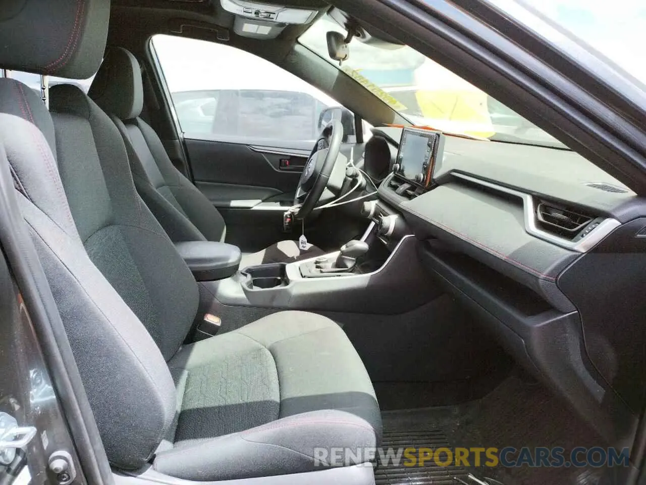 5 fotografías del automóvil dañado JTMAB3FV0MD042380 TOYOTA RAV4 2021