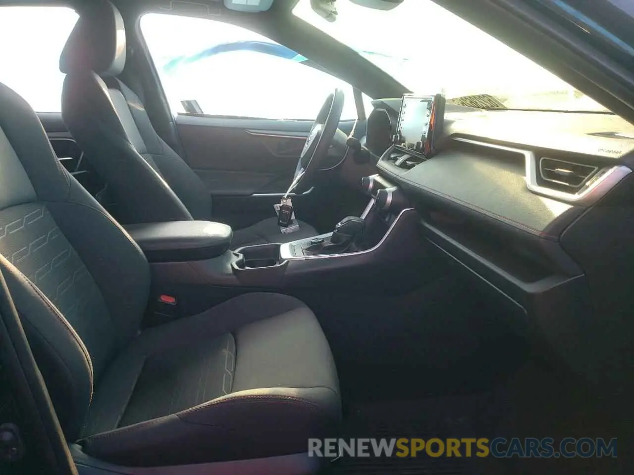 5 fotografías del automóvil dañado JTMAB3FV9MD061820 TOYOTA RAV4 2021