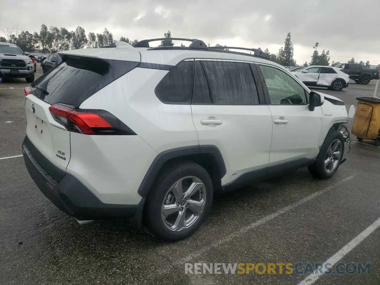 3 fotografías del automóvil dañado JTMB6RFV4MD039395 TOYOTA RAV4 2021
