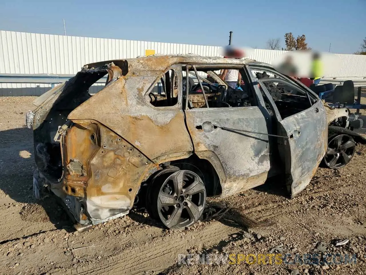 3 fotografías del automóvil dañado JTMB6RFV7MD034823 TOYOTA RAV4 2021