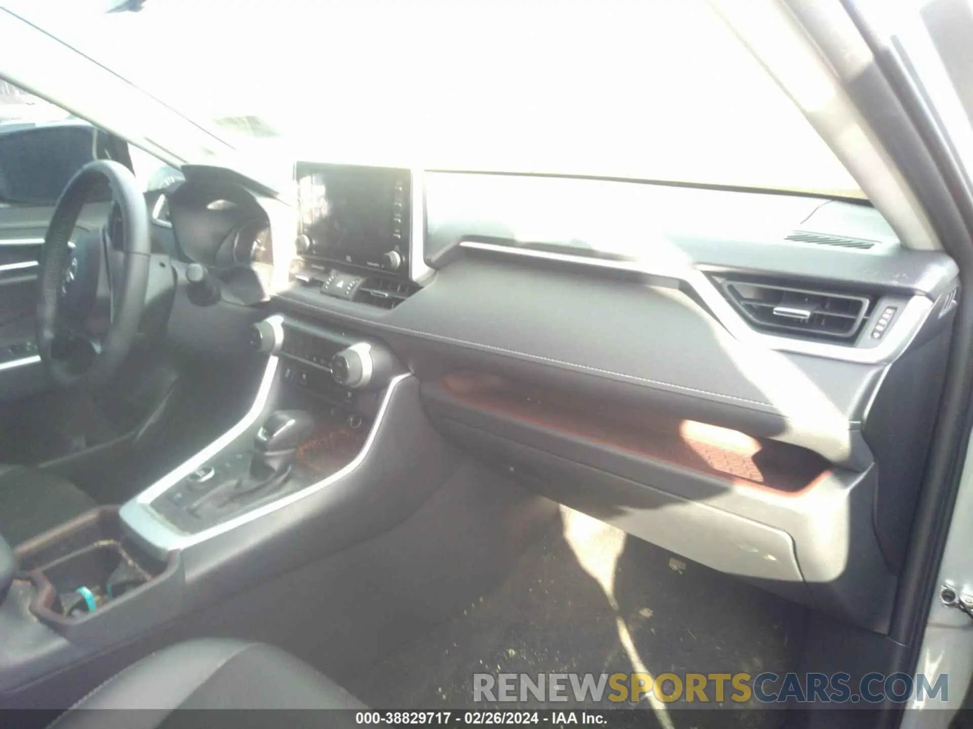 5 fotografías del automóvil dañado JTMD6RFV0MD013112 TOYOTA RAV4 2021