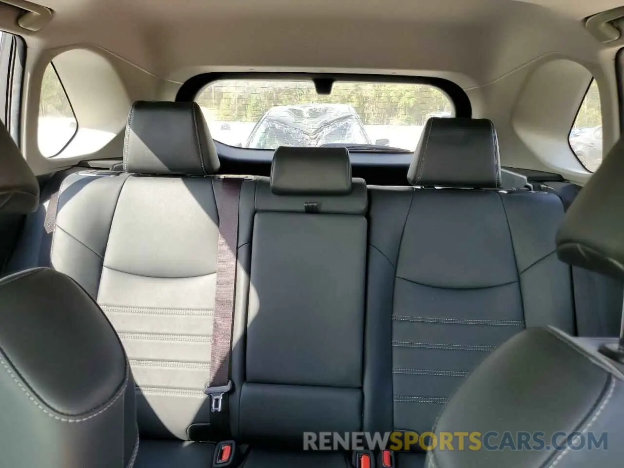 10 fotografías del automóvil dañado JTMD6RFV3MD045052 TOYOTA RAV4 2021