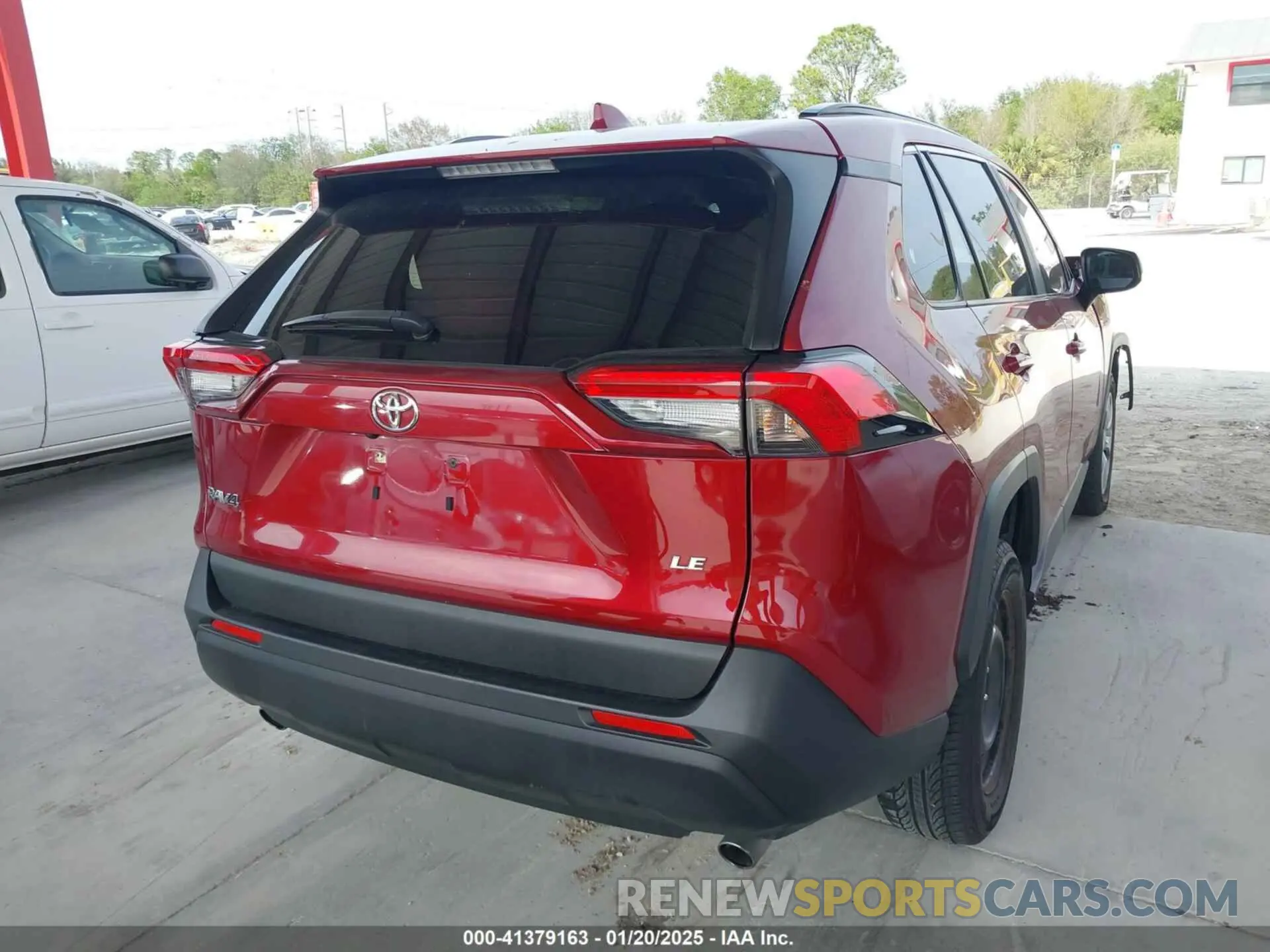 4 fotografías del automóvil dañado JTMH1RFV2MD066426 TOYOTA RAV4 2021