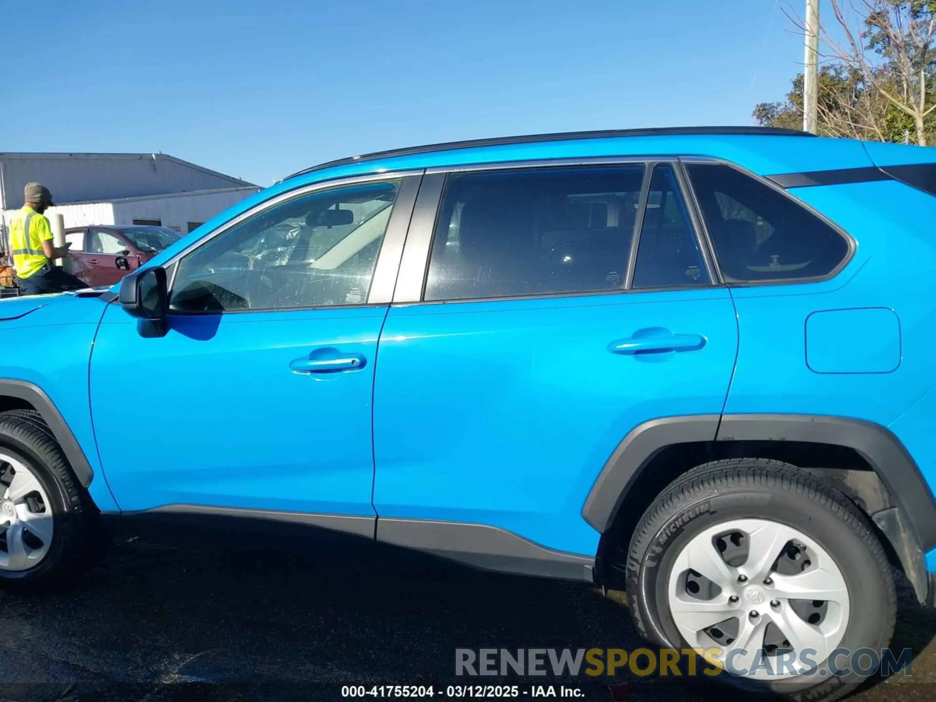 14 fotografías del automóvil dañado JTMH1RFV5MD523018 TOYOTA RAV4 2021