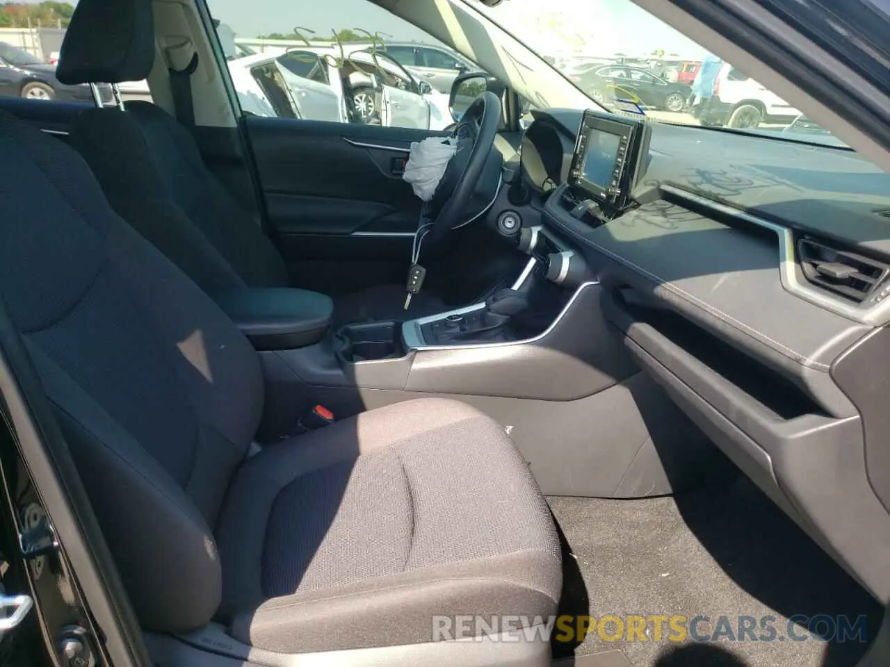 5 fotografías del automóvil dañado JTMLWRFV9MD131767 TOYOTA RAV4 2021