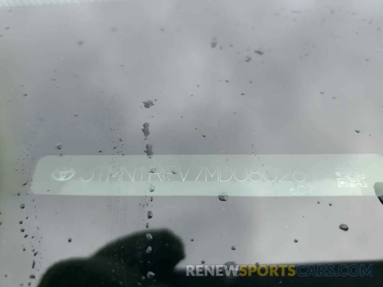 12 fotografías del automóvil dañado JTMN1RFV7MD080261 TOYOTA RAV4 2021