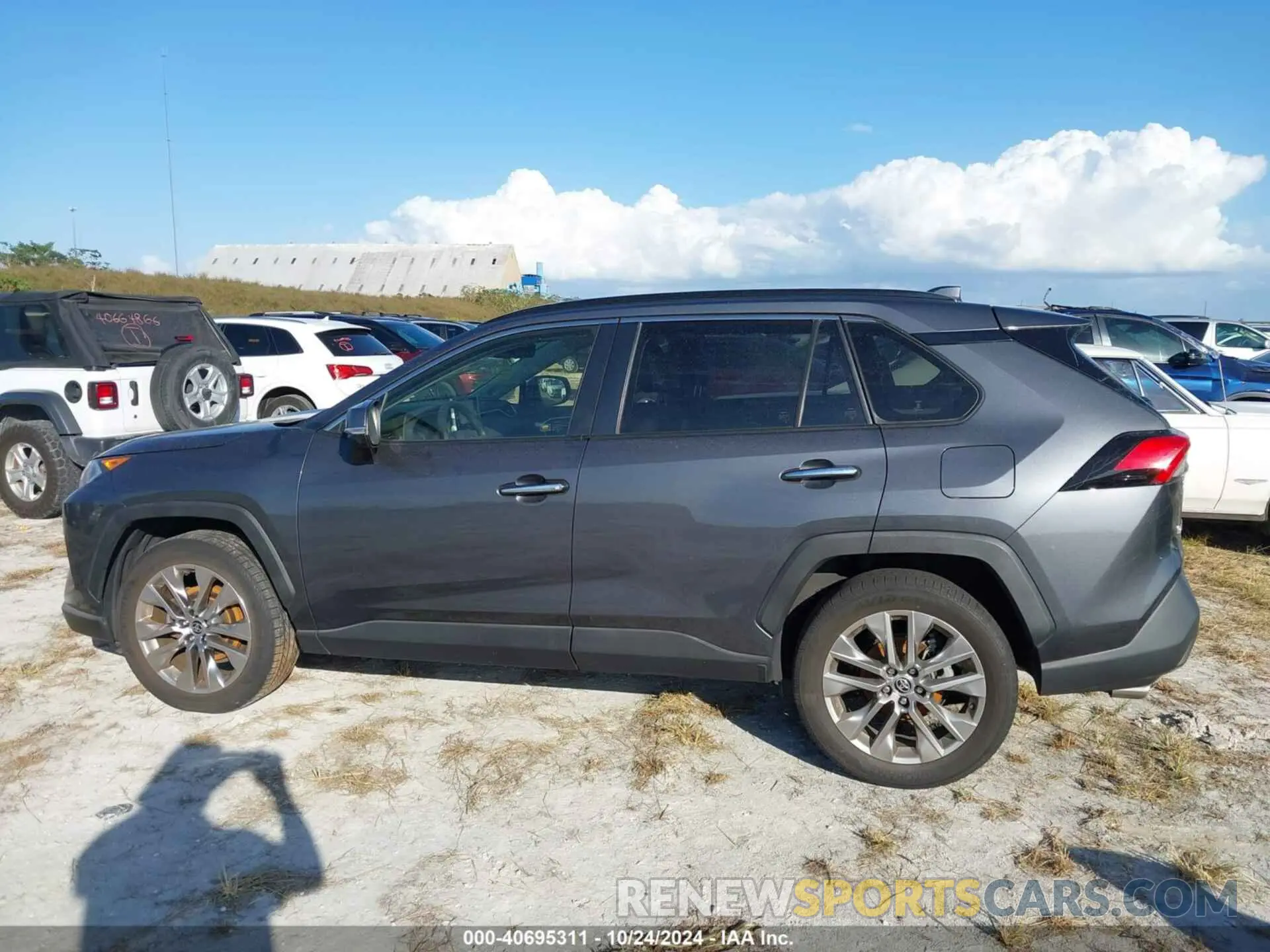 14 fotografías del automóvil dañado JTMN1RFVXMD073160 TOYOTA RAV4 2021