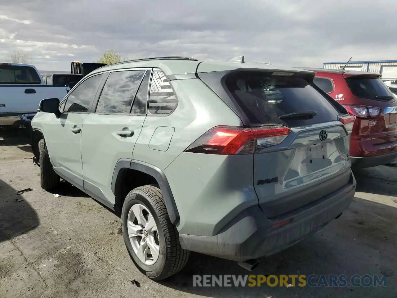 2 fotografías del automóvil dañado JTMP1RFV2MD077101 TOYOTA RAV4 2021