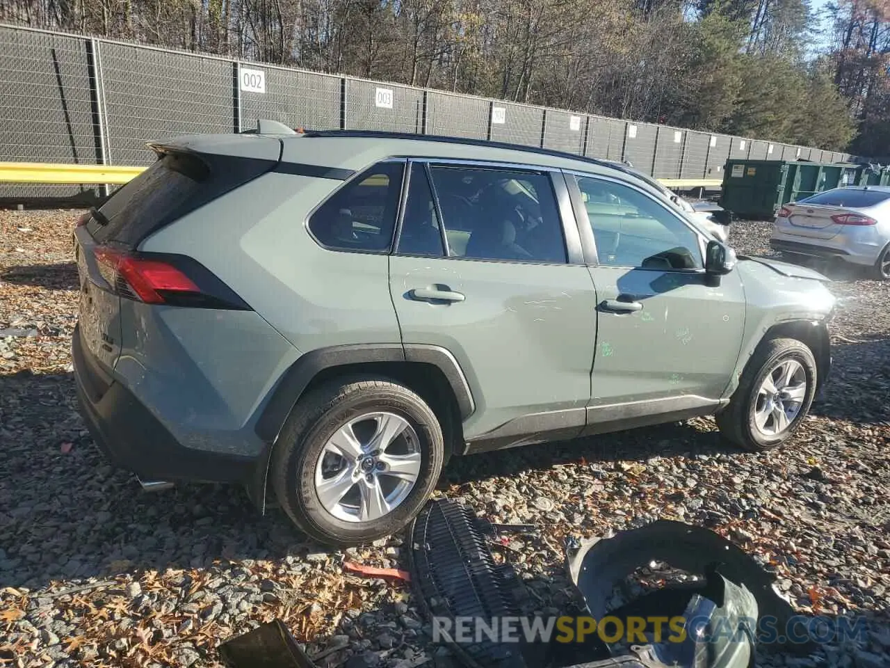 3 fotografías del automóvil dañado JTMP1RFV2MD079916 TOYOTA RAV4 2021