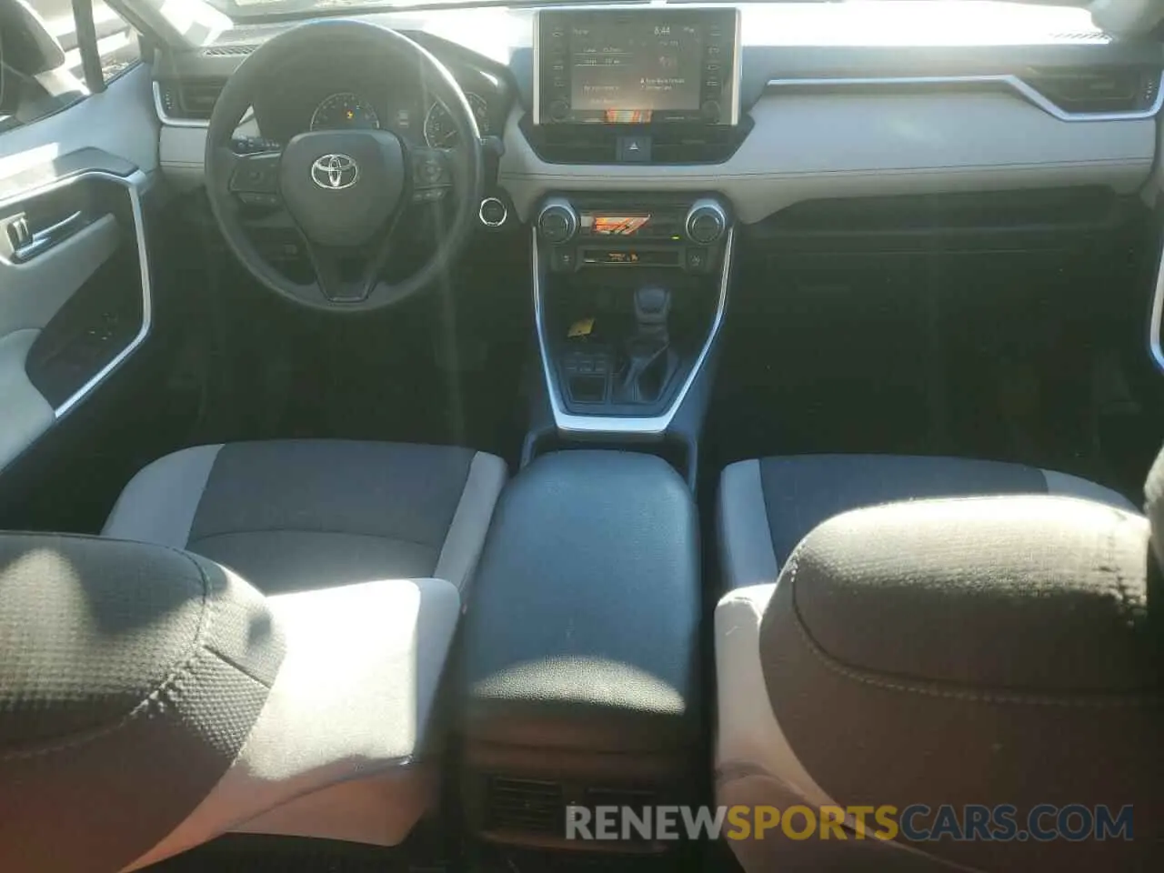 8 fotografías del automóvil dañado JTMP1RFV2MD079916 TOYOTA RAV4 2021