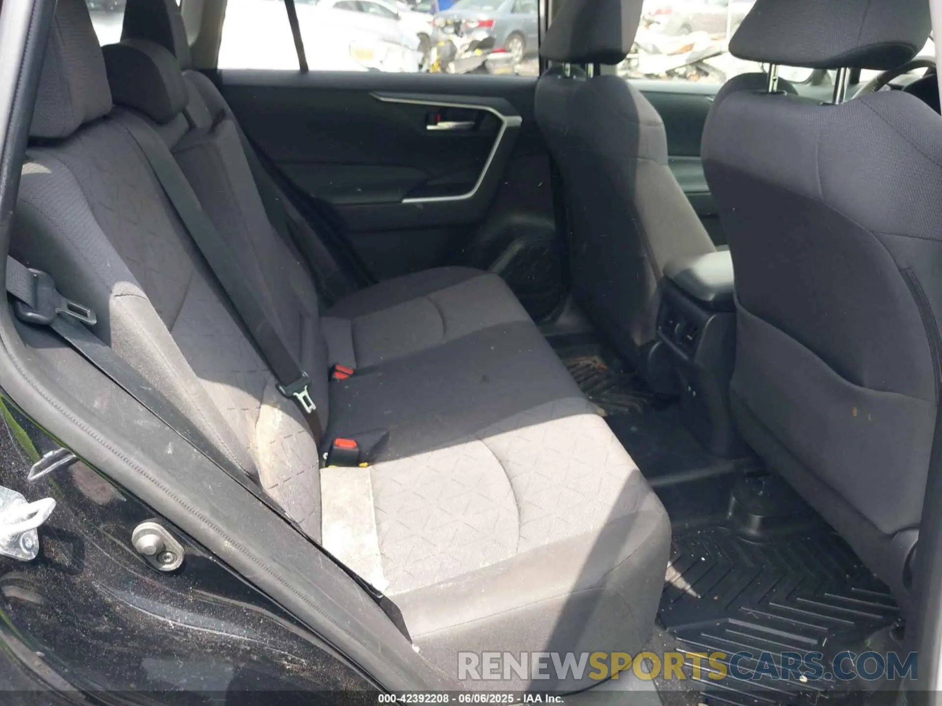 8 fotografías del automóvil dañado JTMP1RFV3MD532327 TOYOTA RAV4 2021
