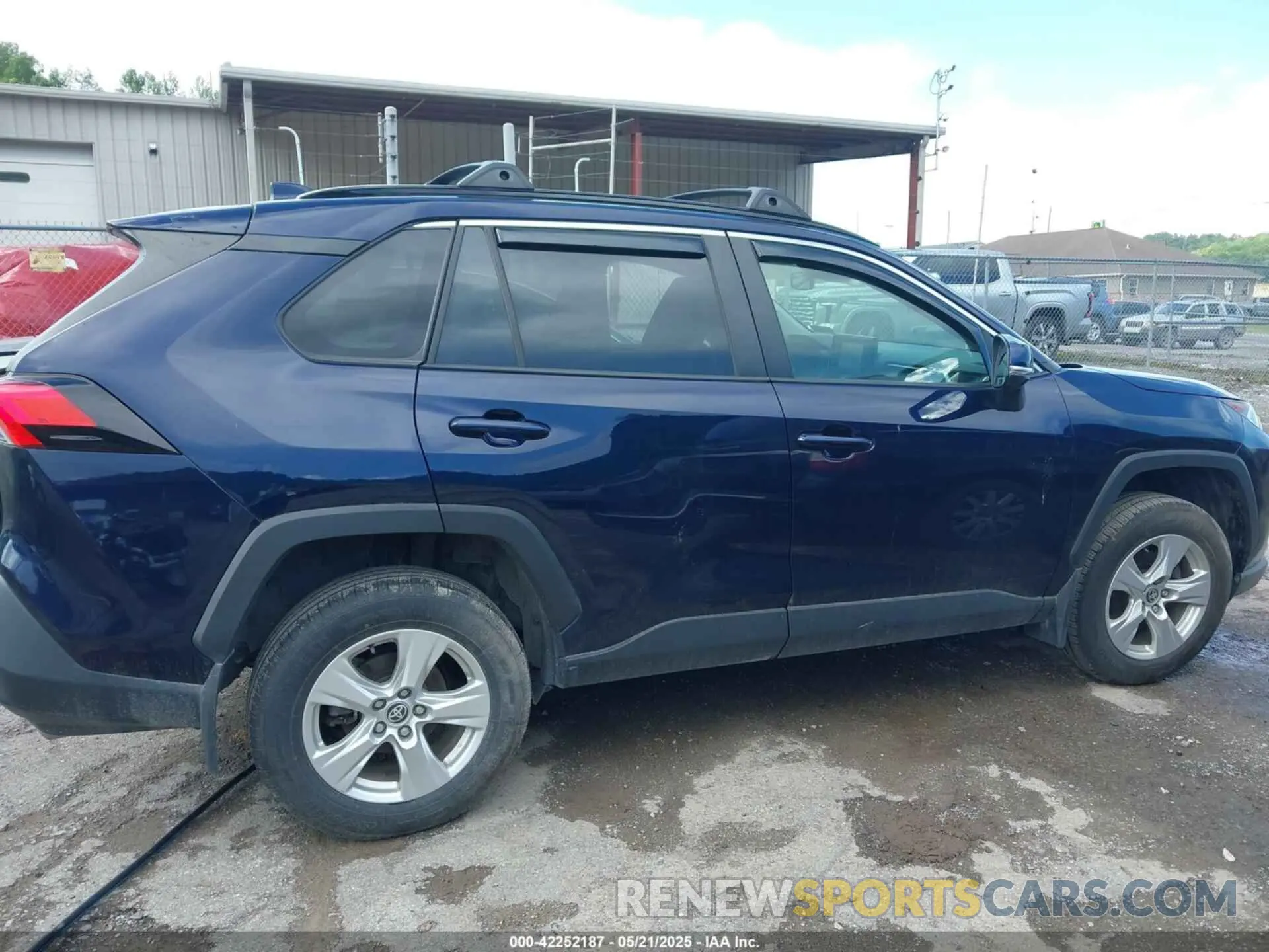 14 fotografías del automóvil dañado JTMP1RFV4MD071915 TOYOTA RAV4 2021