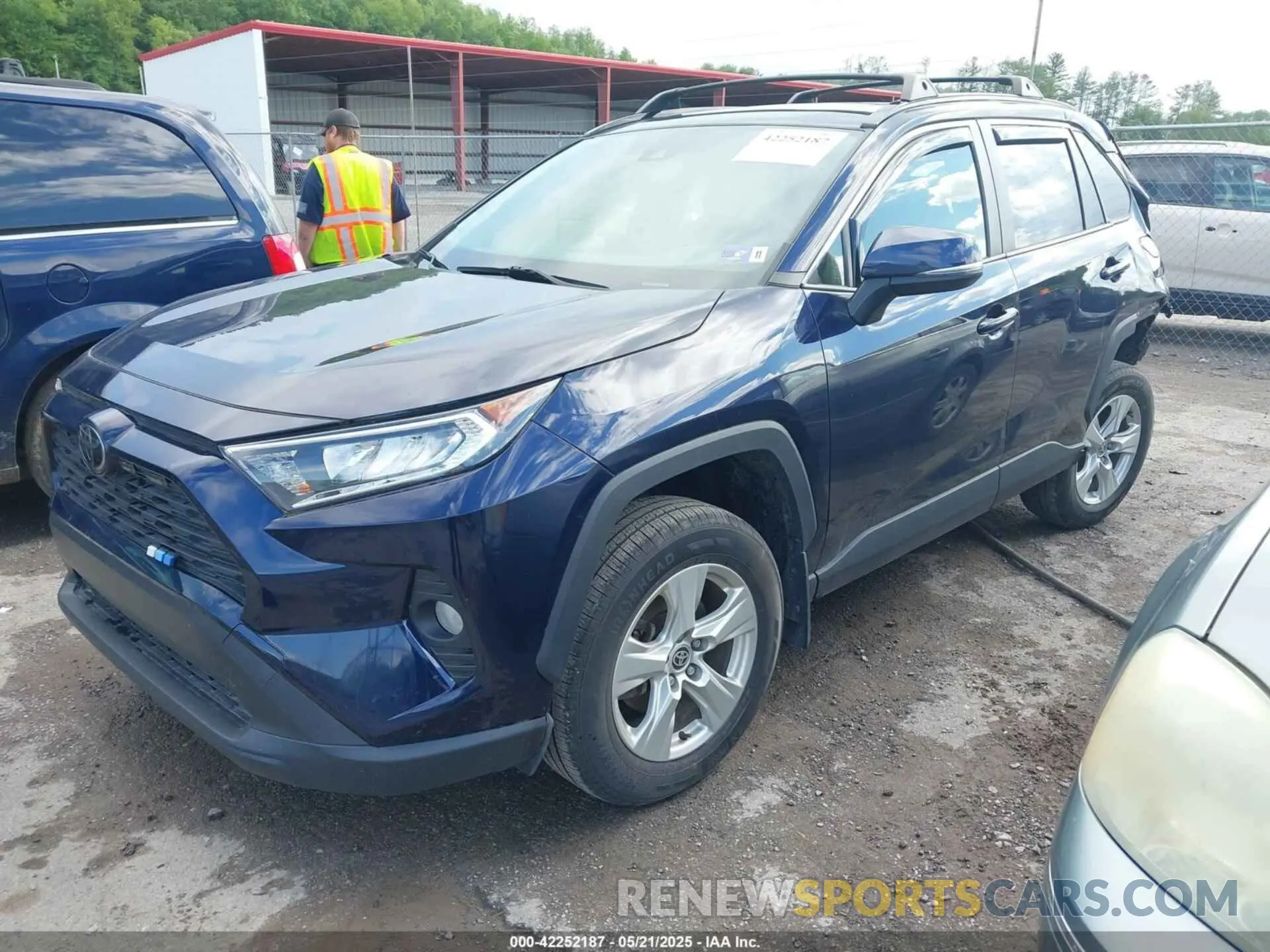 2 fotografías del automóvil dañado JTMP1RFV4MD071915 TOYOTA RAV4 2021
