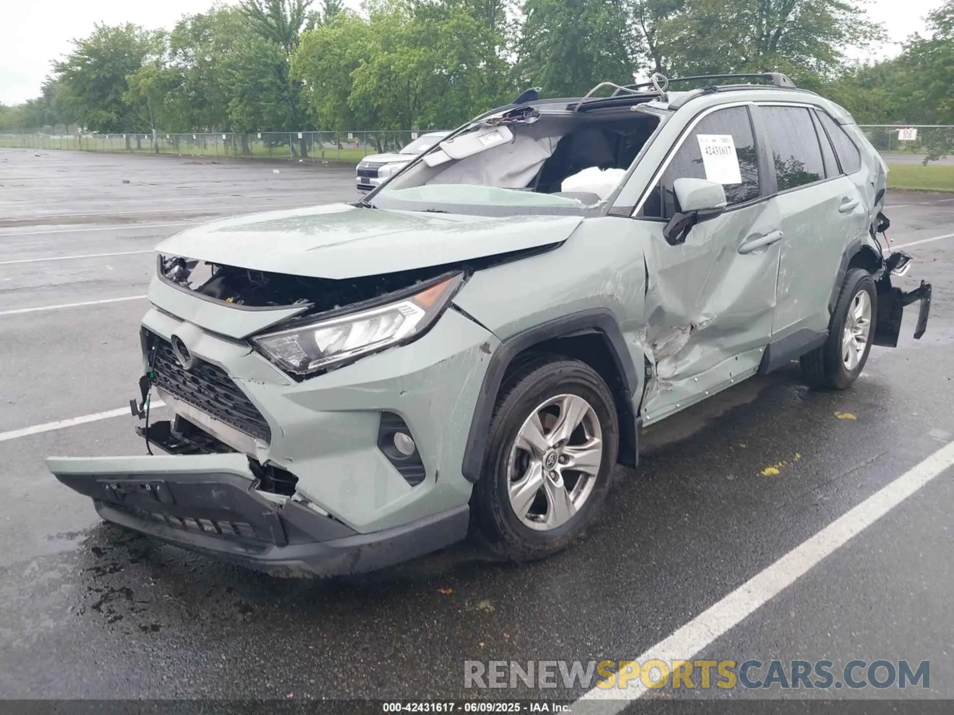 2 fotografías del automóvil dañado JTMP1RFV8MD070024 TOYOTA RAV4 2021