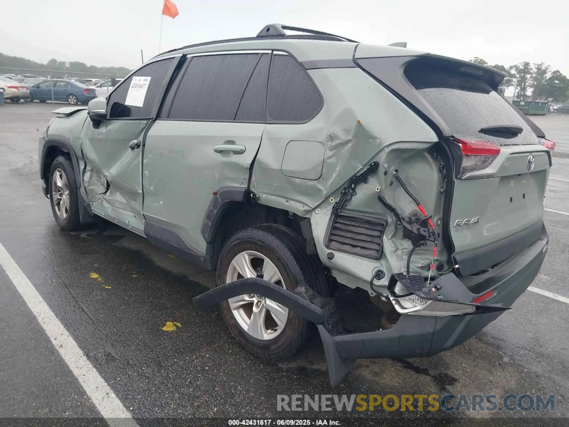 3 fotografías del automóvil dañado JTMP1RFV8MD070024 TOYOTA RAV4 2021