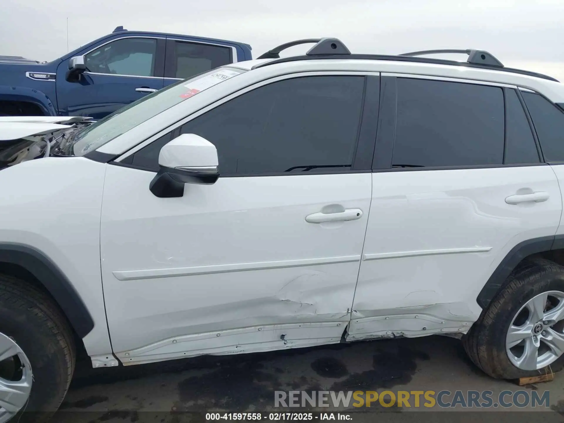 15 fotografías del automóvil dañado JTMP1RFV8MD084781 TOYOTA RAV4 2021