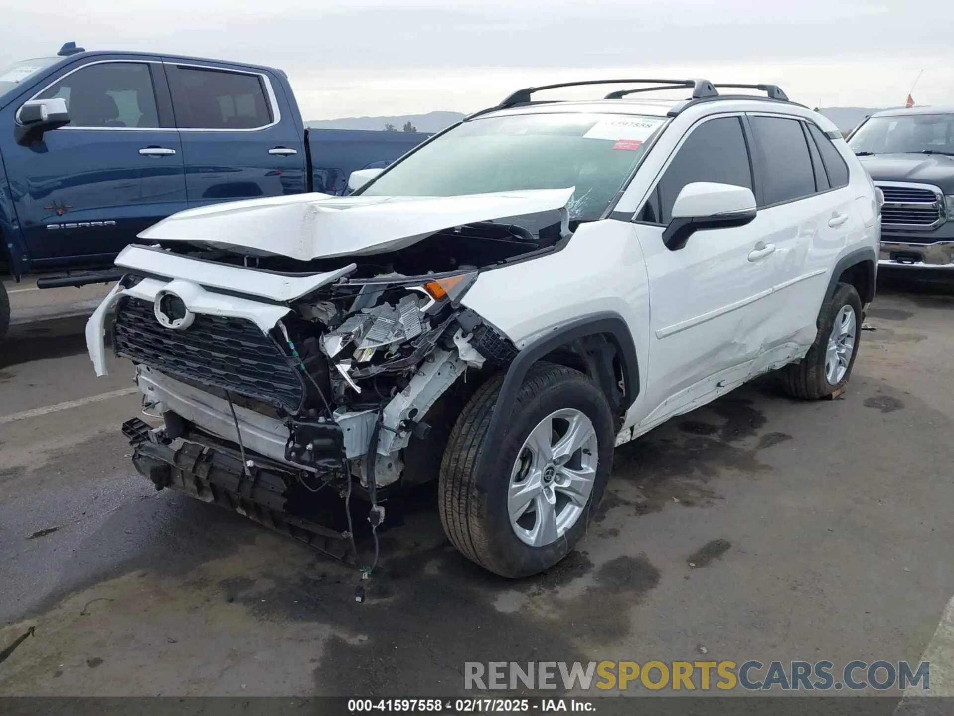 2 fotografías del automóvil dañado JTMP1RFV8MD084781 TOYOTA RAV4 2021