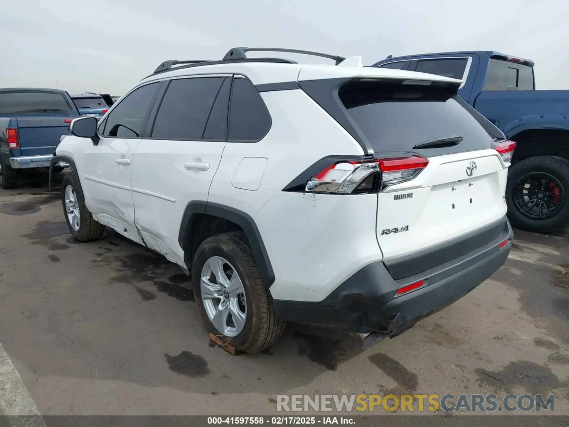 3 fotografías del automóvil dañado JTMP1RFV8MD084781 TOYOTA RAV4 2021