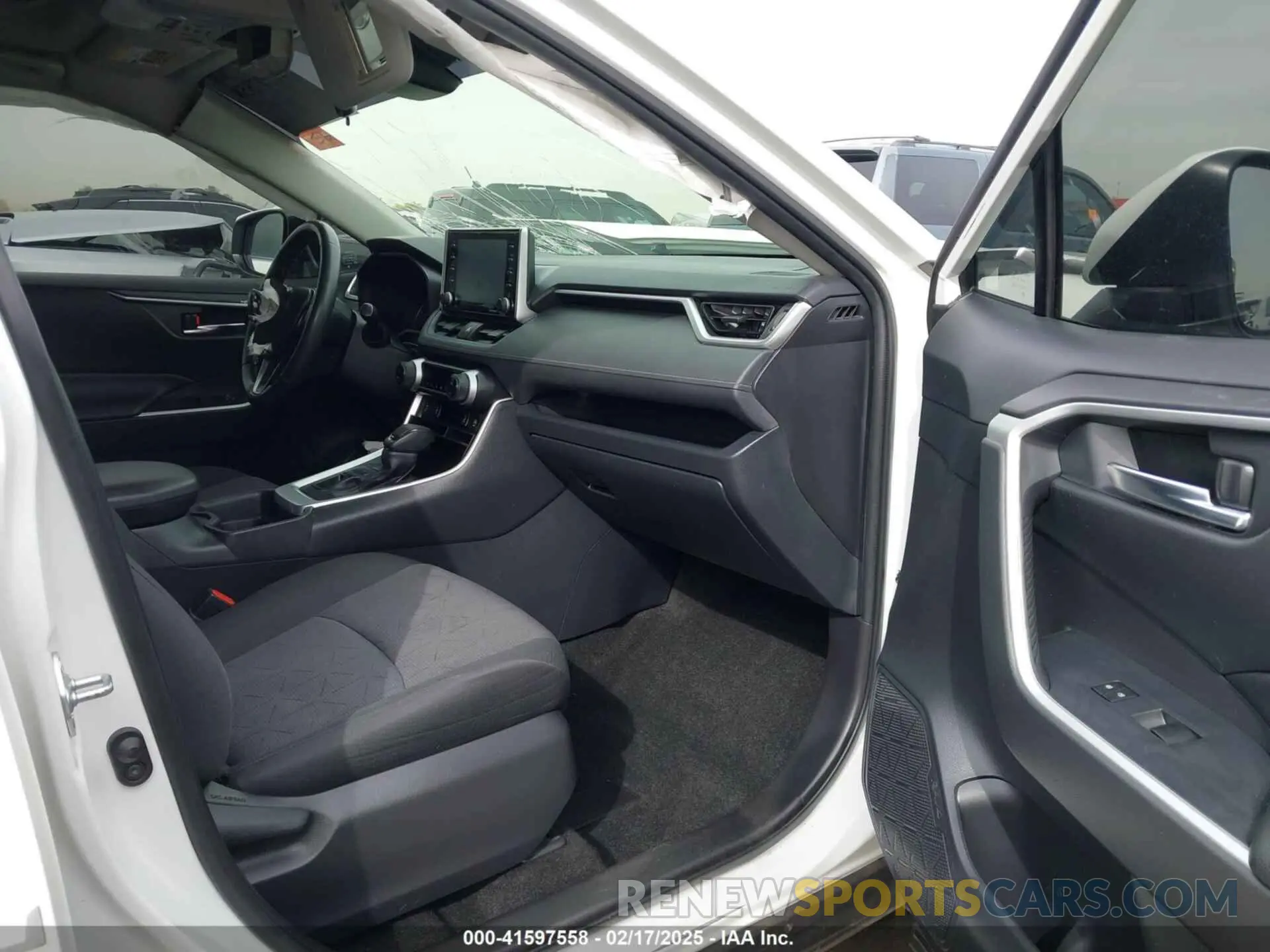 5 fotografías del automóvil dañado JTMP1RFV8MD084781 TOYOTA RAV4 2021