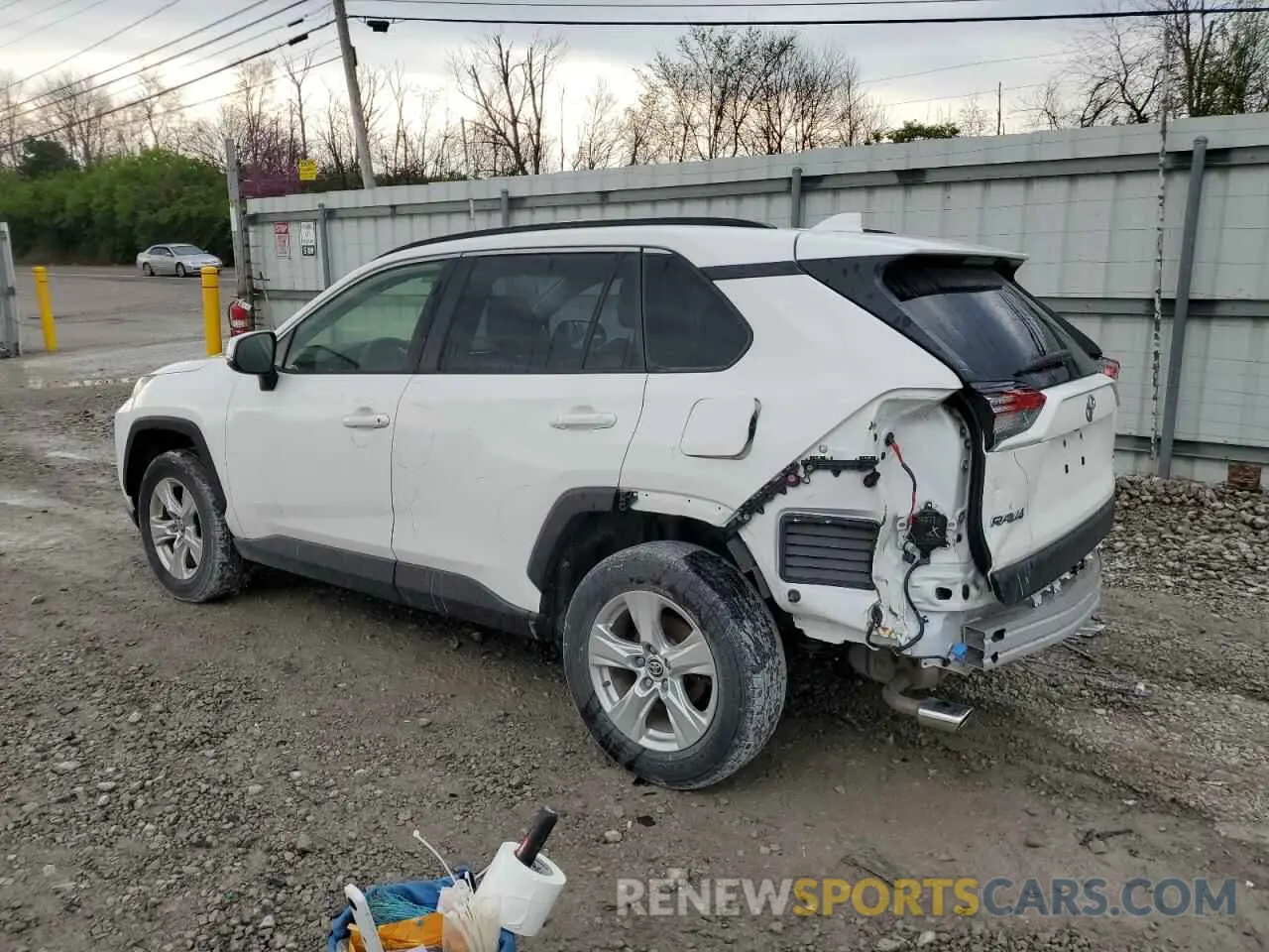 2 fotografías del automóvil dañado JTMP1RFVXMD075631 TOYOTA RAV4 2021