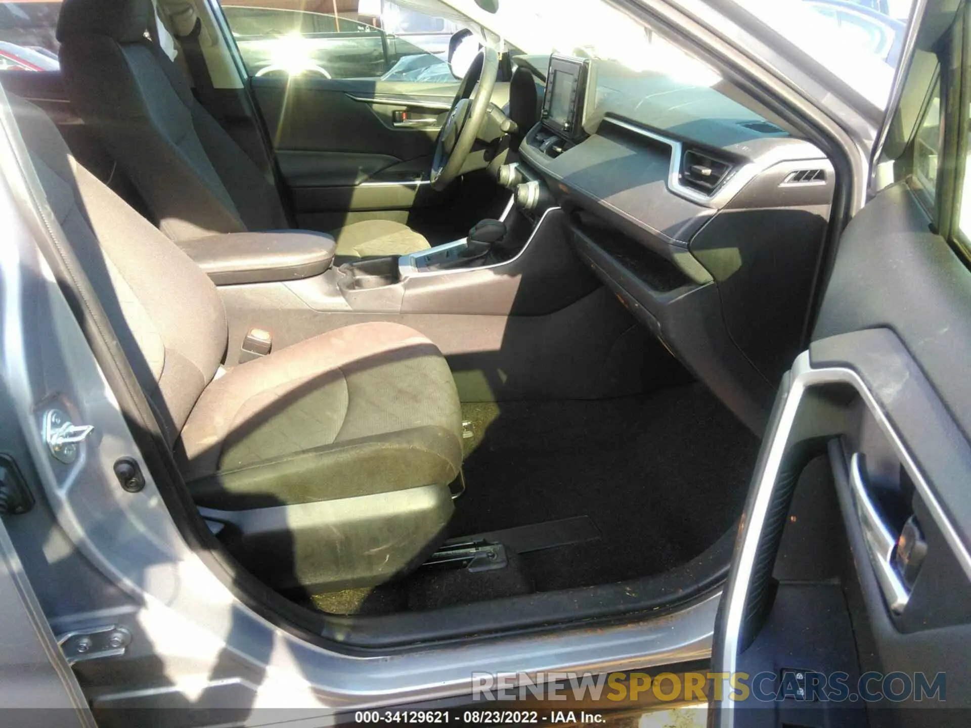 5 fotografías del automóvil dañado JTMP1RFVXMD078710 TOYOTA RAV4 2021
