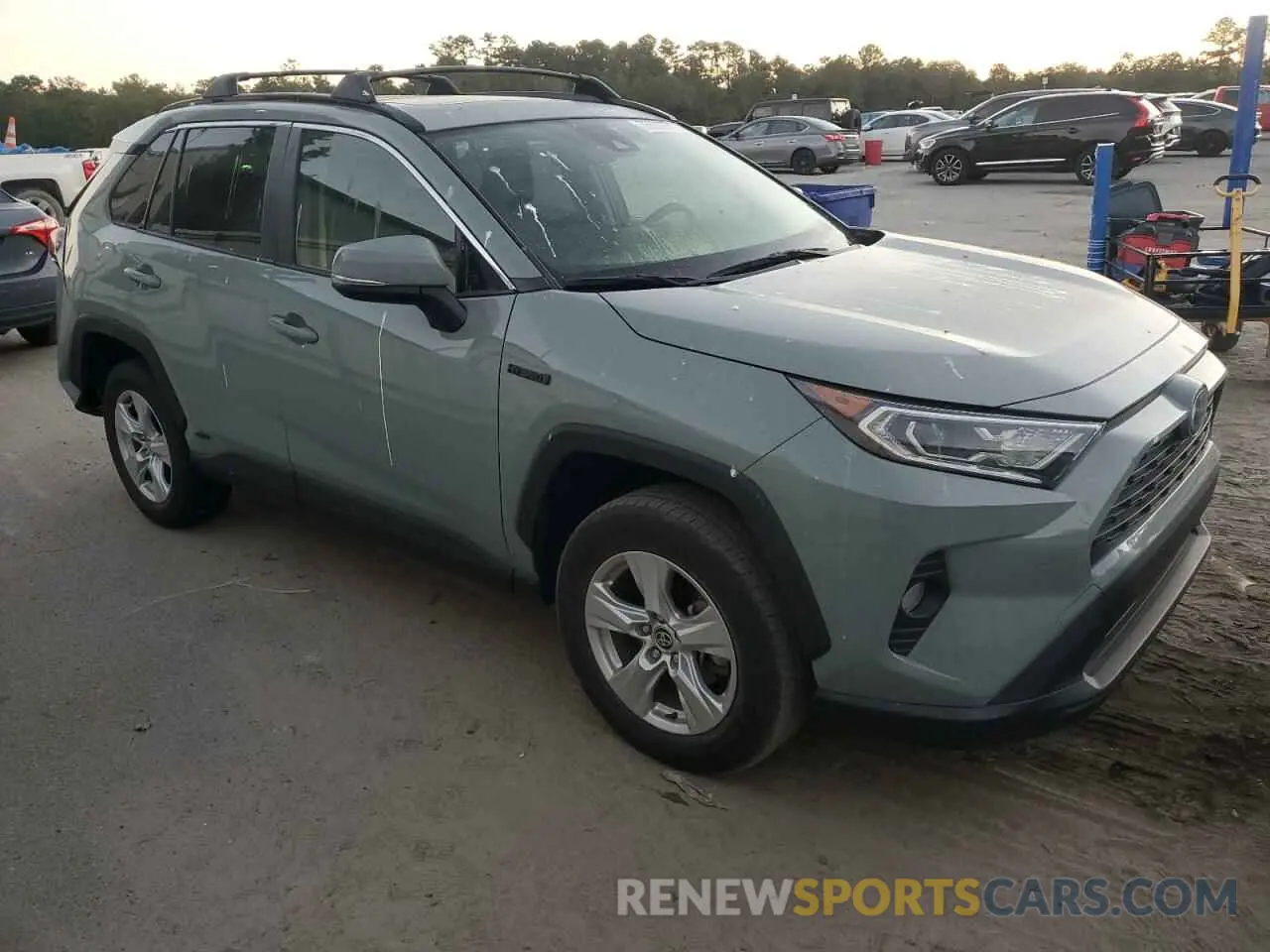 4 fotografías del automóvil dañado JTMRWRFV5MD136071 TOYOTA RAV4 2021