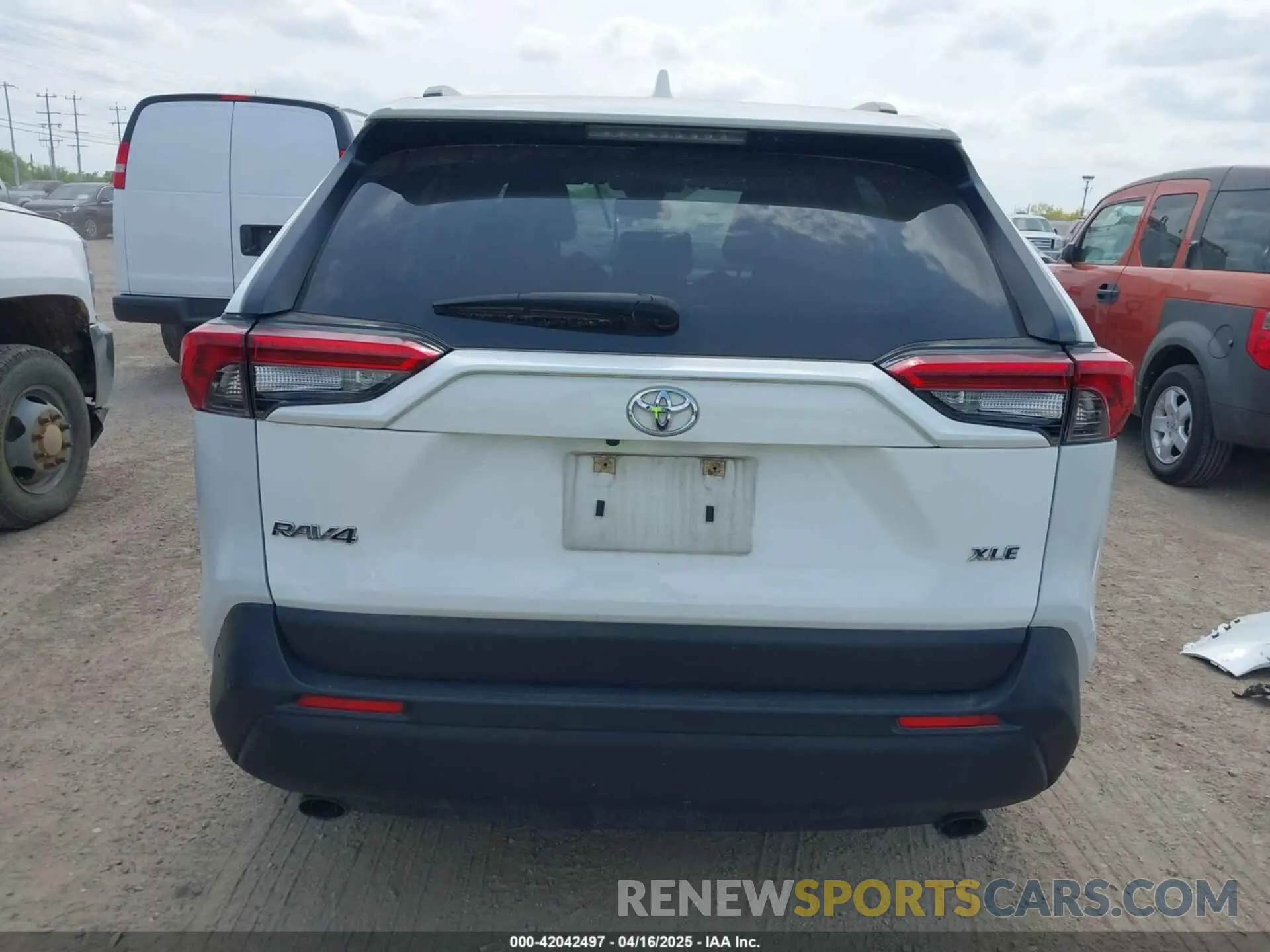17 fotografías del automóvil dañado JTMW1RFV2MD065624 TOYOTA RAV4 2021