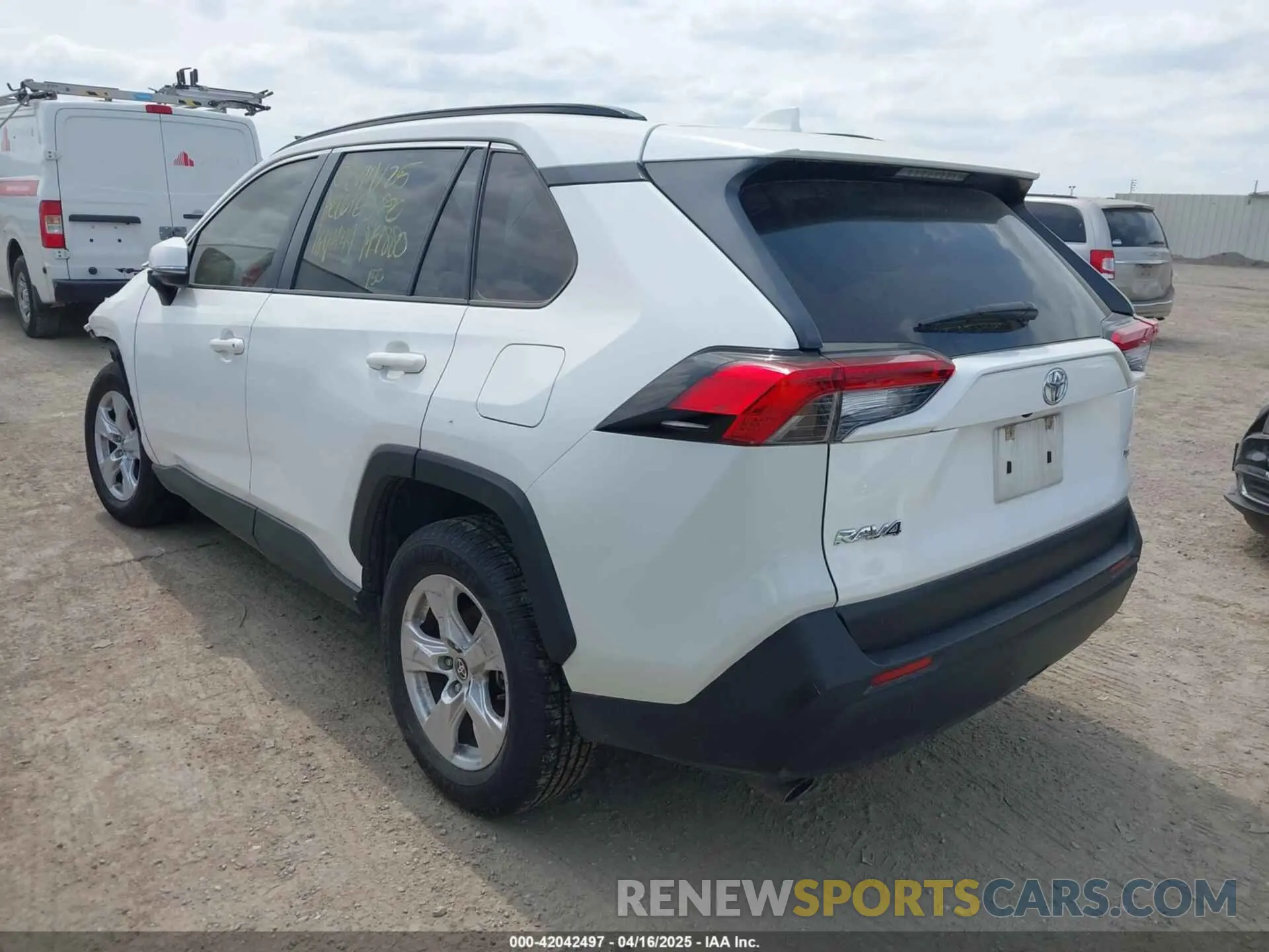 3 fotografías del automóvil dañado JTMW1RFV2MD065624 TOYOTA RAV4 2021