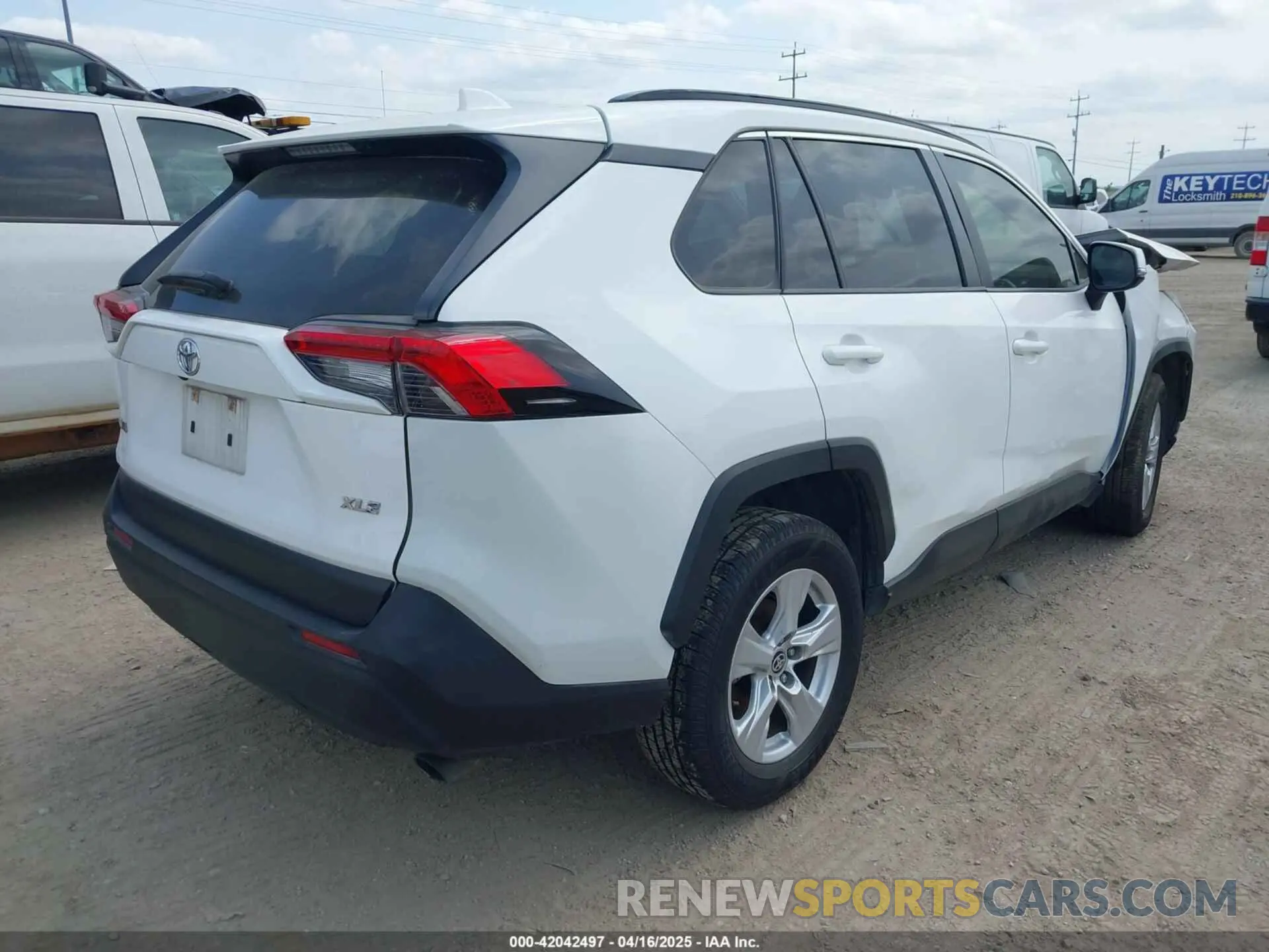 4 fotografías del automóvil dañado JTMW1RFV2MD065624 TOYOTA RAV4 2021