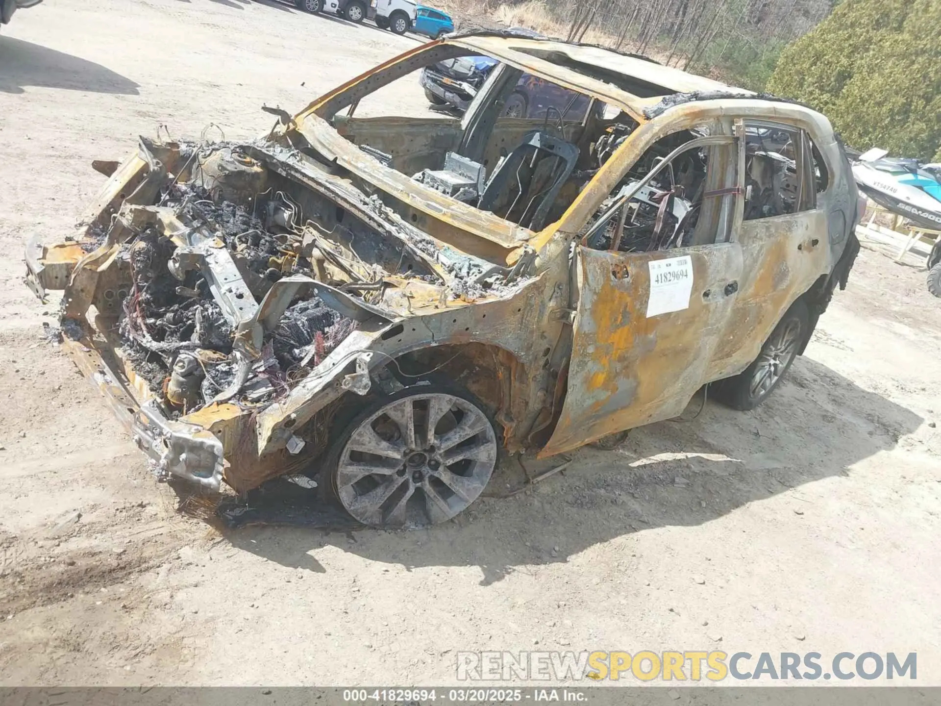 2 fotografías del automóvil dañado 2T3A1RFV0NW263679 TOYOTA RAV4 2022