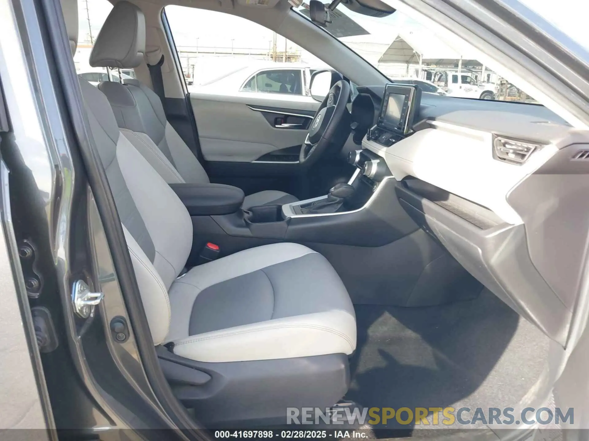 5 fotografías del automóvil dañado 2T3A1RFV0NW321158 TOYOTA RAV4 2022