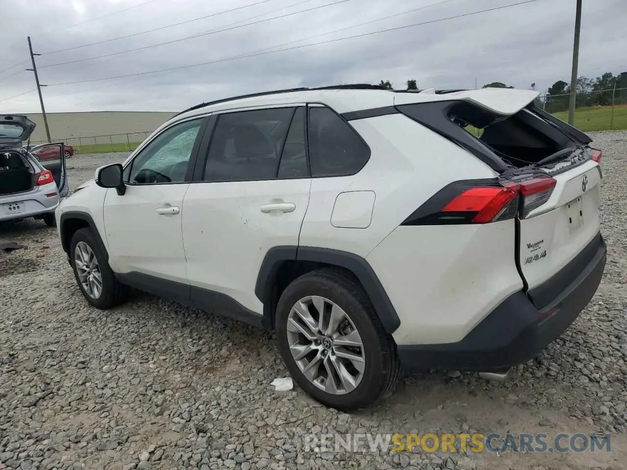 2 fotografías del automóvil dañado 2T3C1RFV8NW190215 TOYOTA RAV4 2022