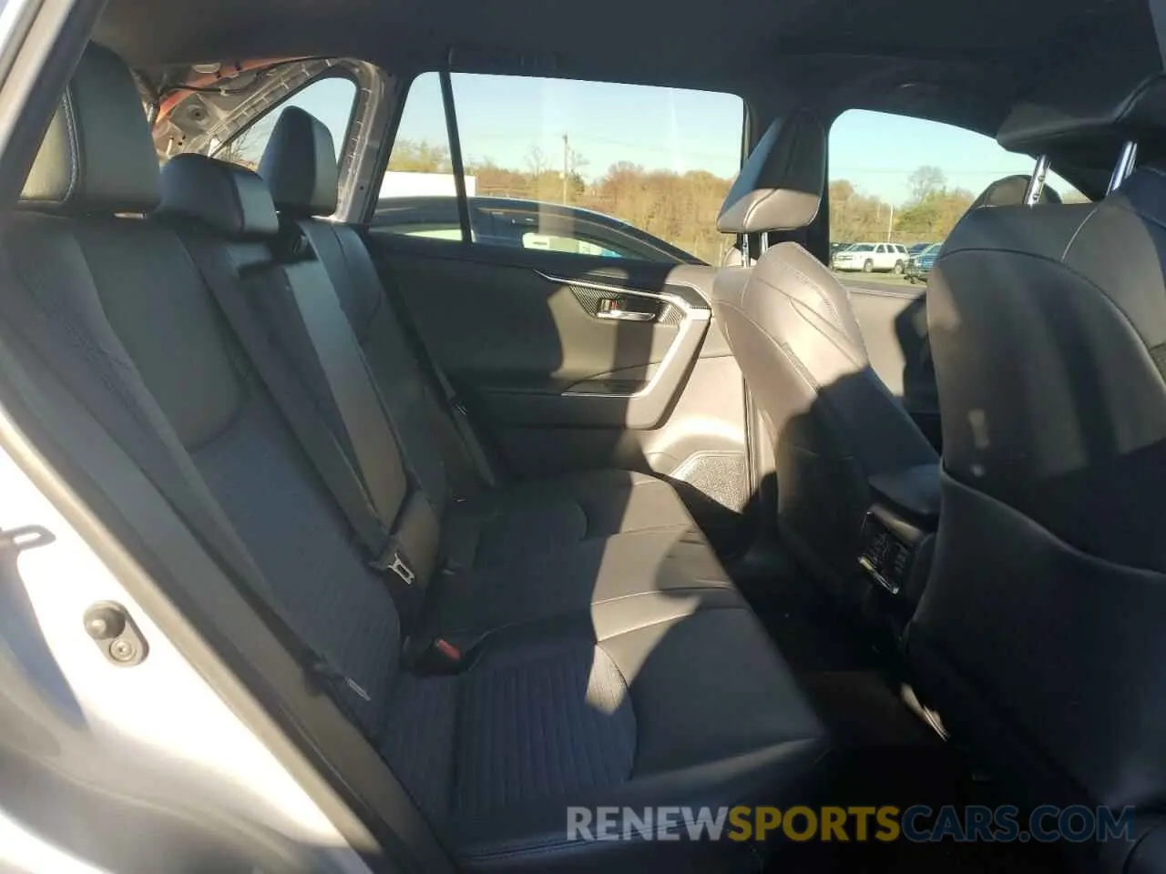 11 fotografías del automóvil dañado 2T3E6RFV8NW034444 TOYOTA RAV4 2022