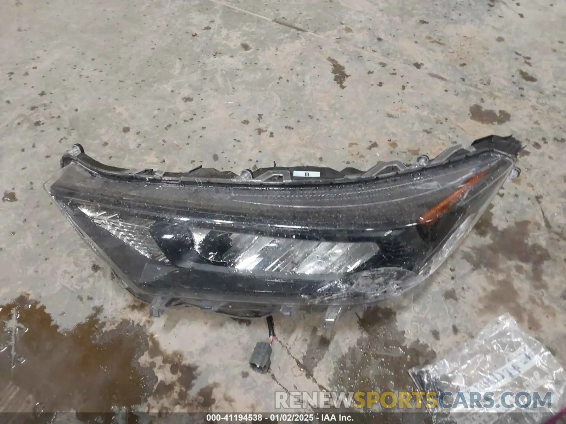 12 fotografías del automóvil dañado 2T3G1RFV0NC320040 TOYOTA RAV4 2022
