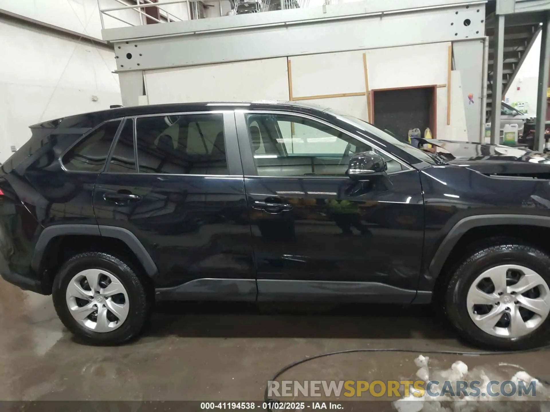 14 fotografías del automóvil dañado 2T3G1RFV0NC320040 TOYOTA RAV4 2022