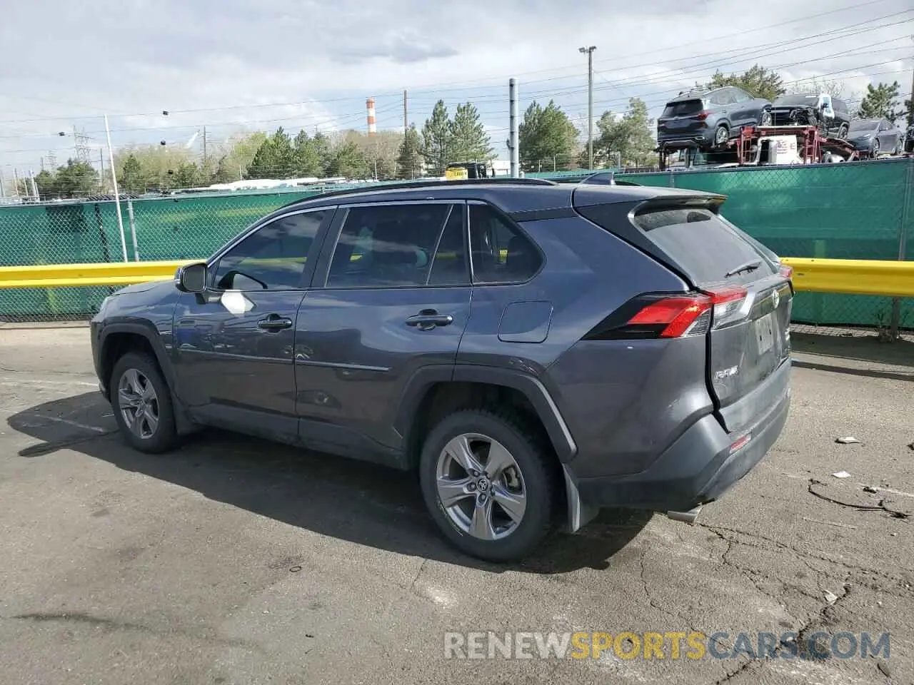 2 fotografías del automóvil dañado 2T3P1RFV1NC302579 TOYOTA RAV4 2022