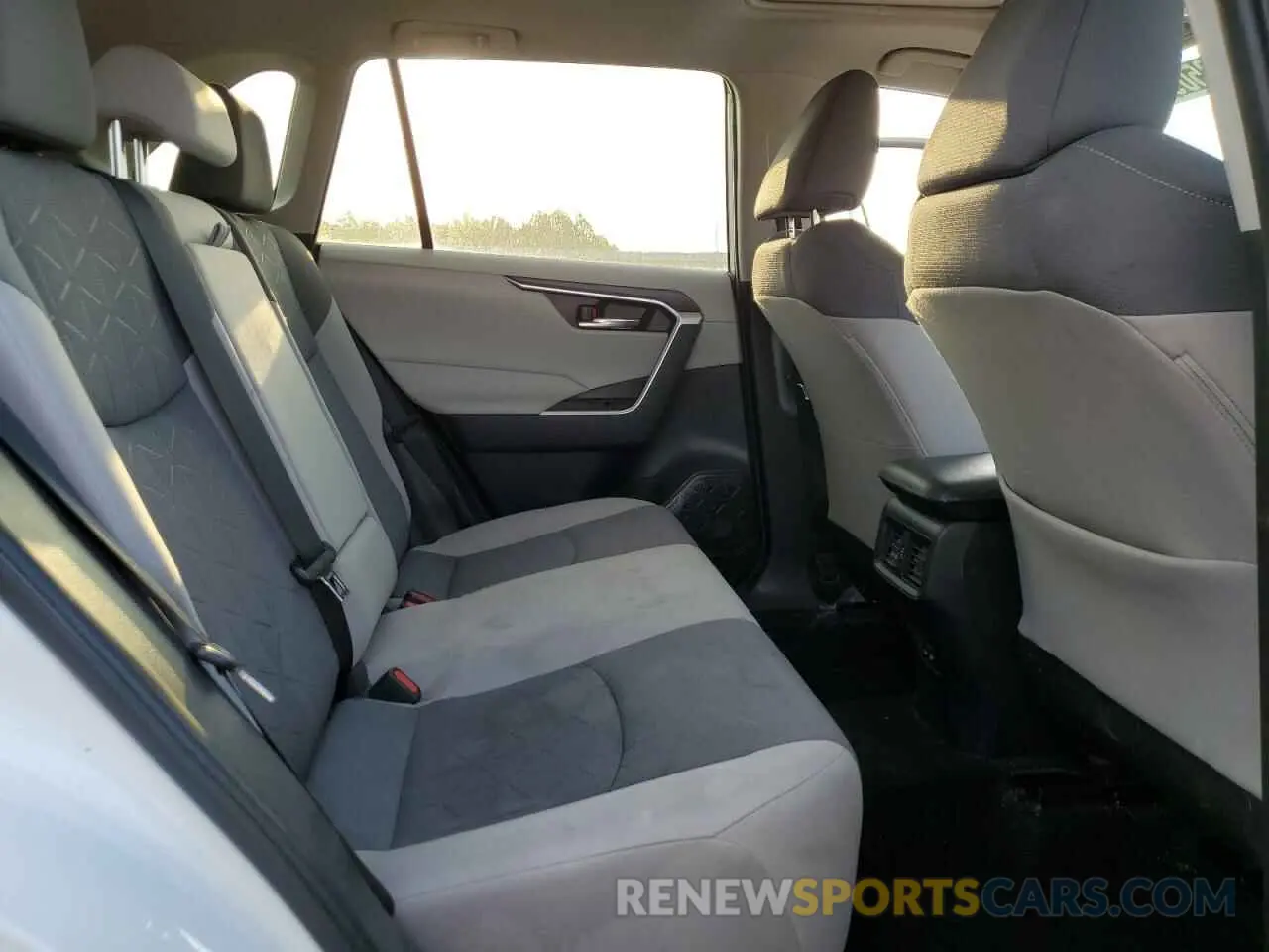 11 fotografías del automóvil dañado 2T3P1RFV1NW253432 TOYOTA RAV4 2022