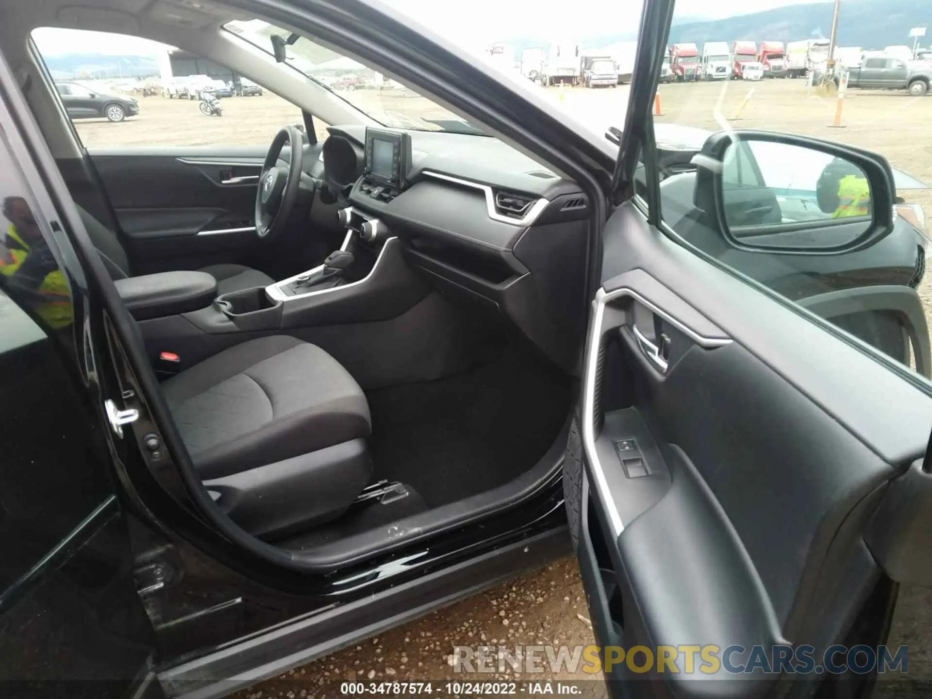 5 fotografías del automóvil dañado 2T3RWRFV2NW135965 TOYOTA RAV4 2022