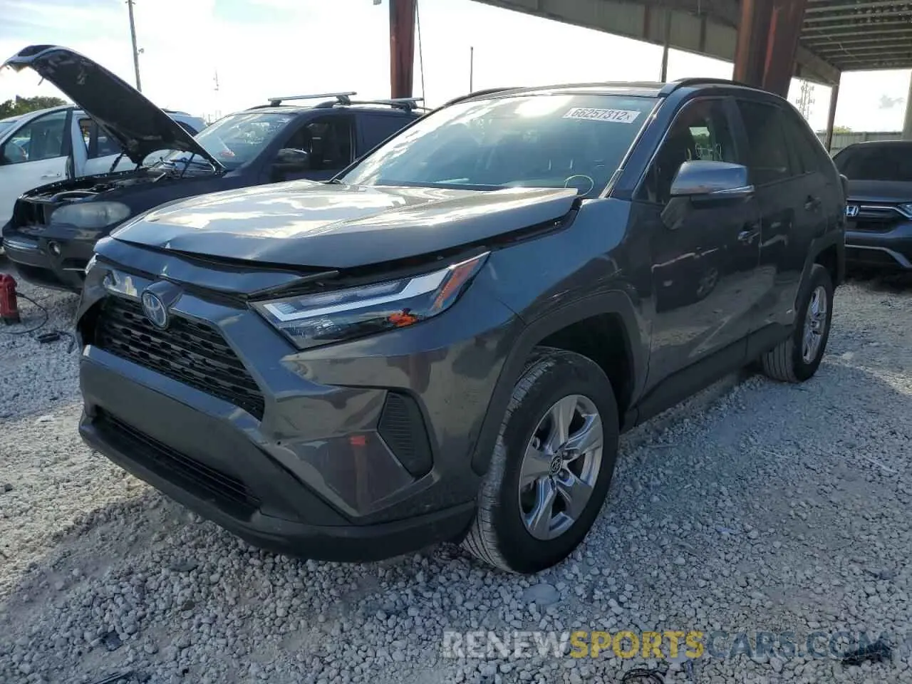 2 fotografías del automóvil dañado 2T3RWRFVXNW134224 TOYOTA RAV4 2022