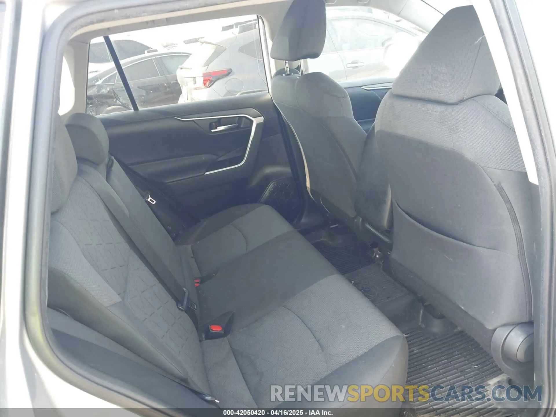 8 fotografías del automóvil dañado 2T3W1RFV2NW201982 TOYOTA RAV4 2022