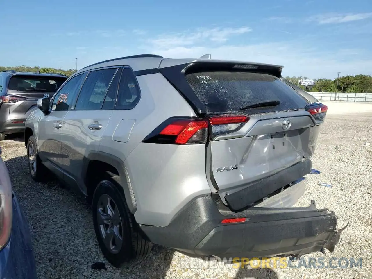 2 fotografías del automóvil dañado 2T3W1RFV6NC188512 TOYOTA RAV4 2022