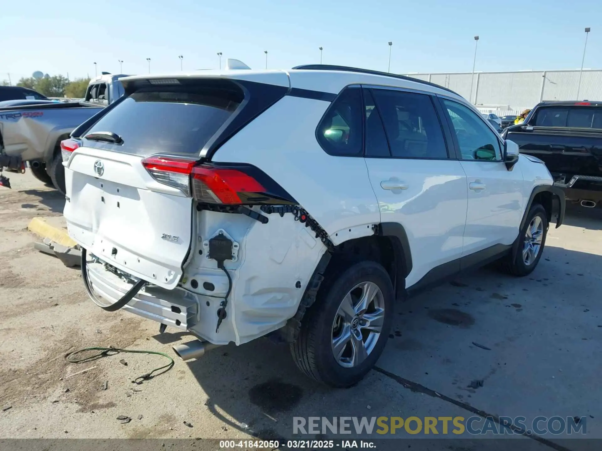 4 fotografías del automóvil dañado 2T3W1RFV7NC195971 TOYOTA RAV4 2022