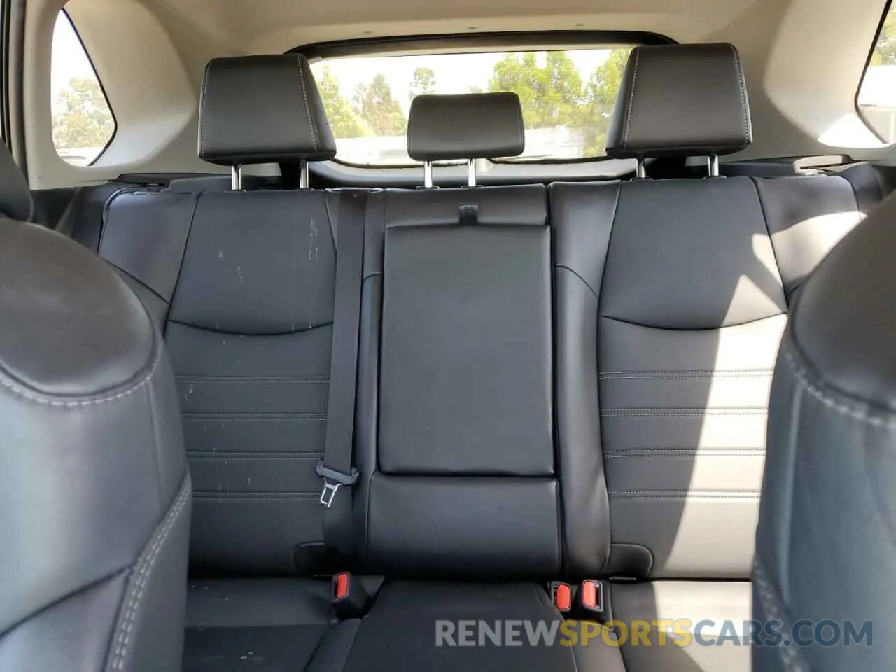 10 fotografías del automóvil dañado 4T3B6RFV8NU101885 TOYOTA RAV4 2022