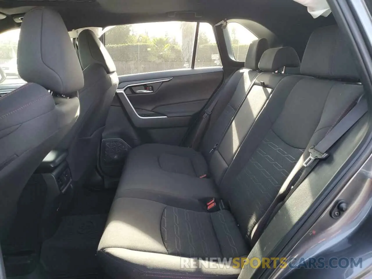 11 fotografías del automóvil dañado JTMAB3FV1ND085577 TOYOTA RAV4 2022