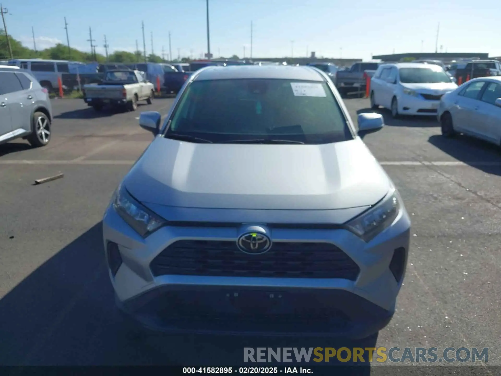 12 fotografías del automóvil dañado JTMG1RFV3ND085130 TOYOTA RAV4 2022