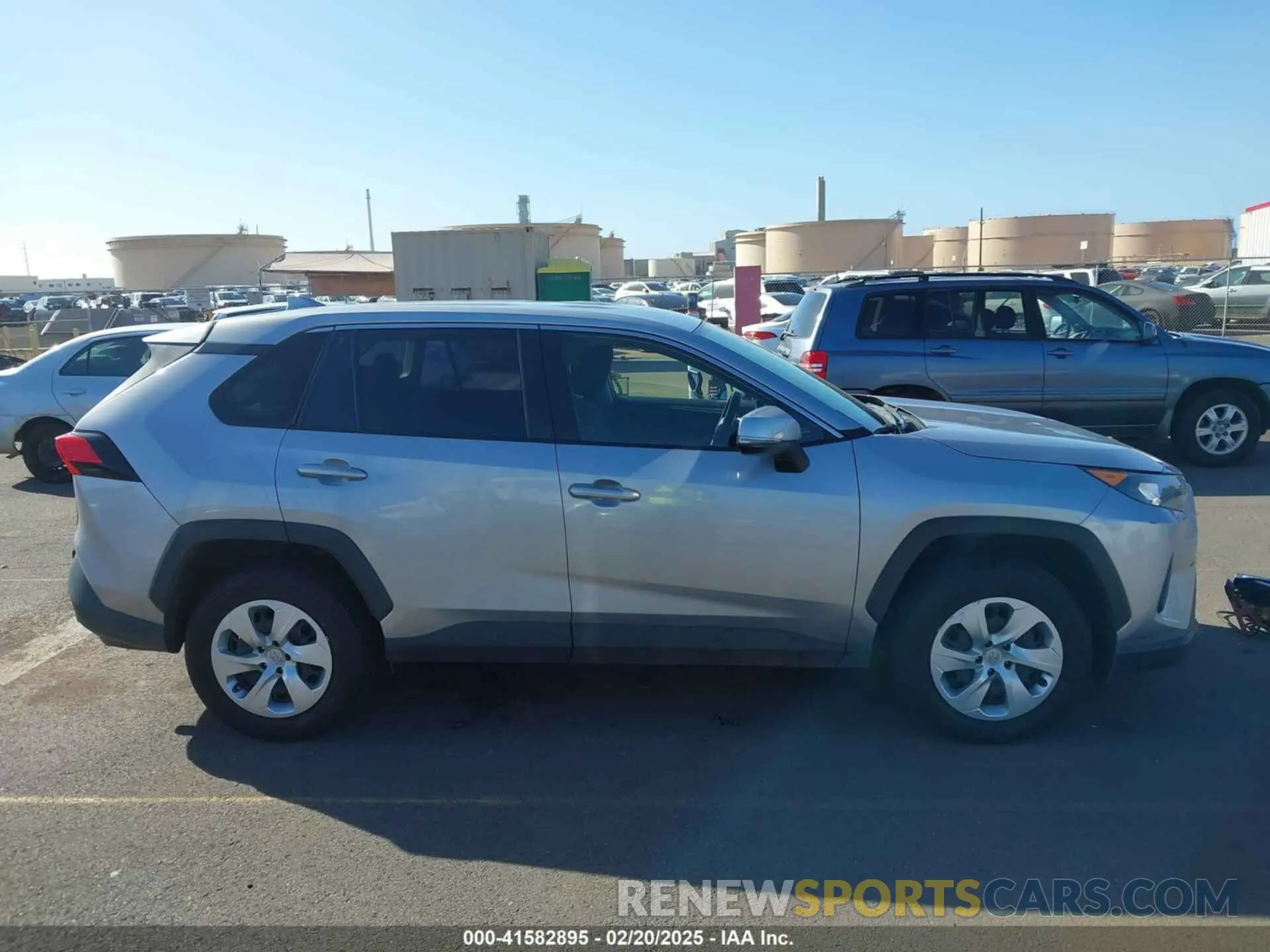 13 fotografías del automóvil dañado JTMG1RFV3ND085130 TOYOTA RAV4 2022