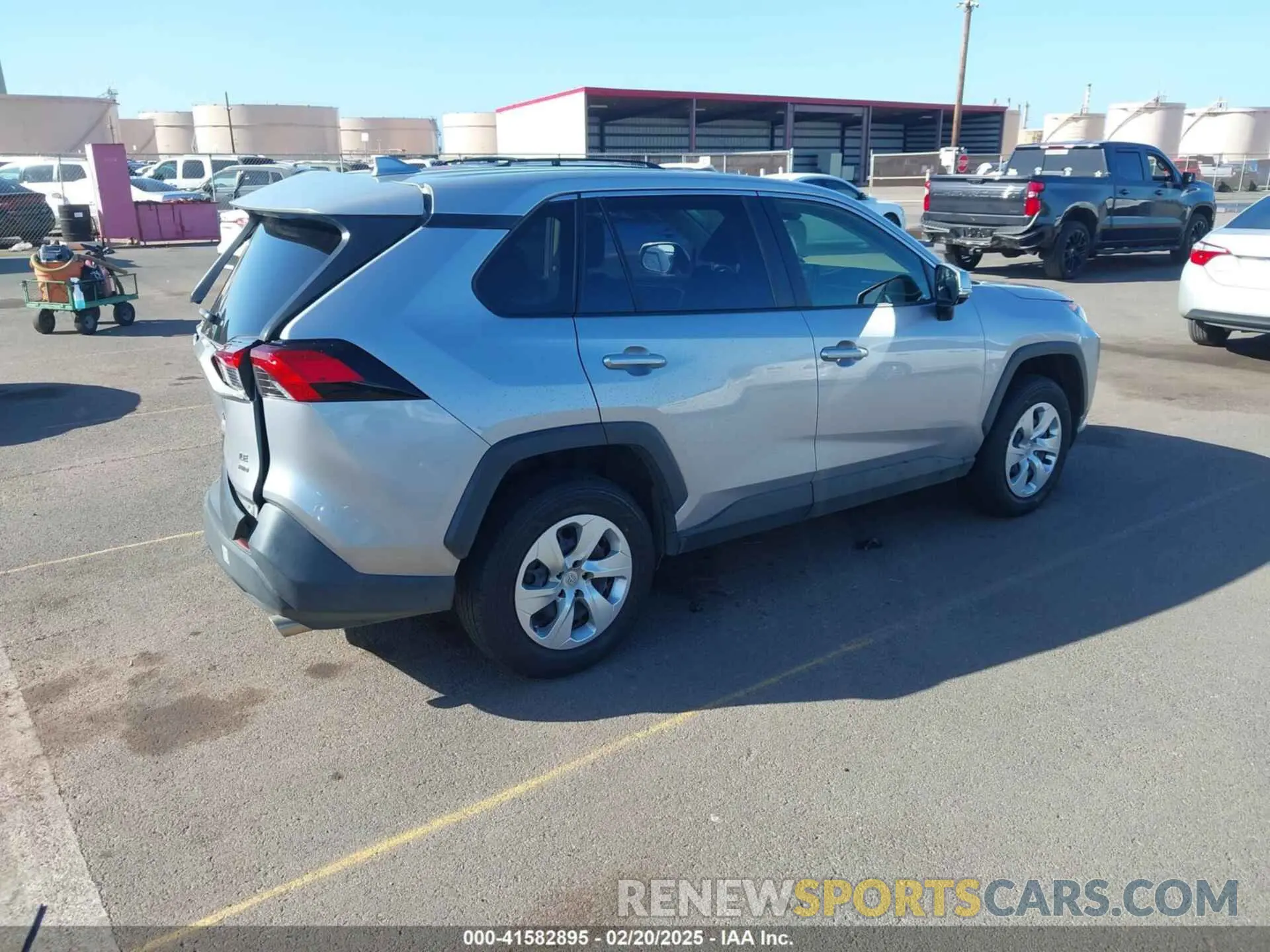 4 fotografías del automóvil dañado JTMG1RFV3ND085130 TOYOTA RAV4 2022