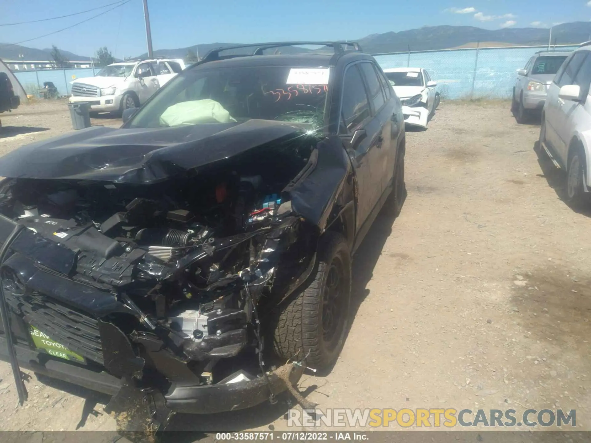 2 fotografías del automóvil dañado JTMLWRFV1ND147236 TOYOTA RAV4 2022
