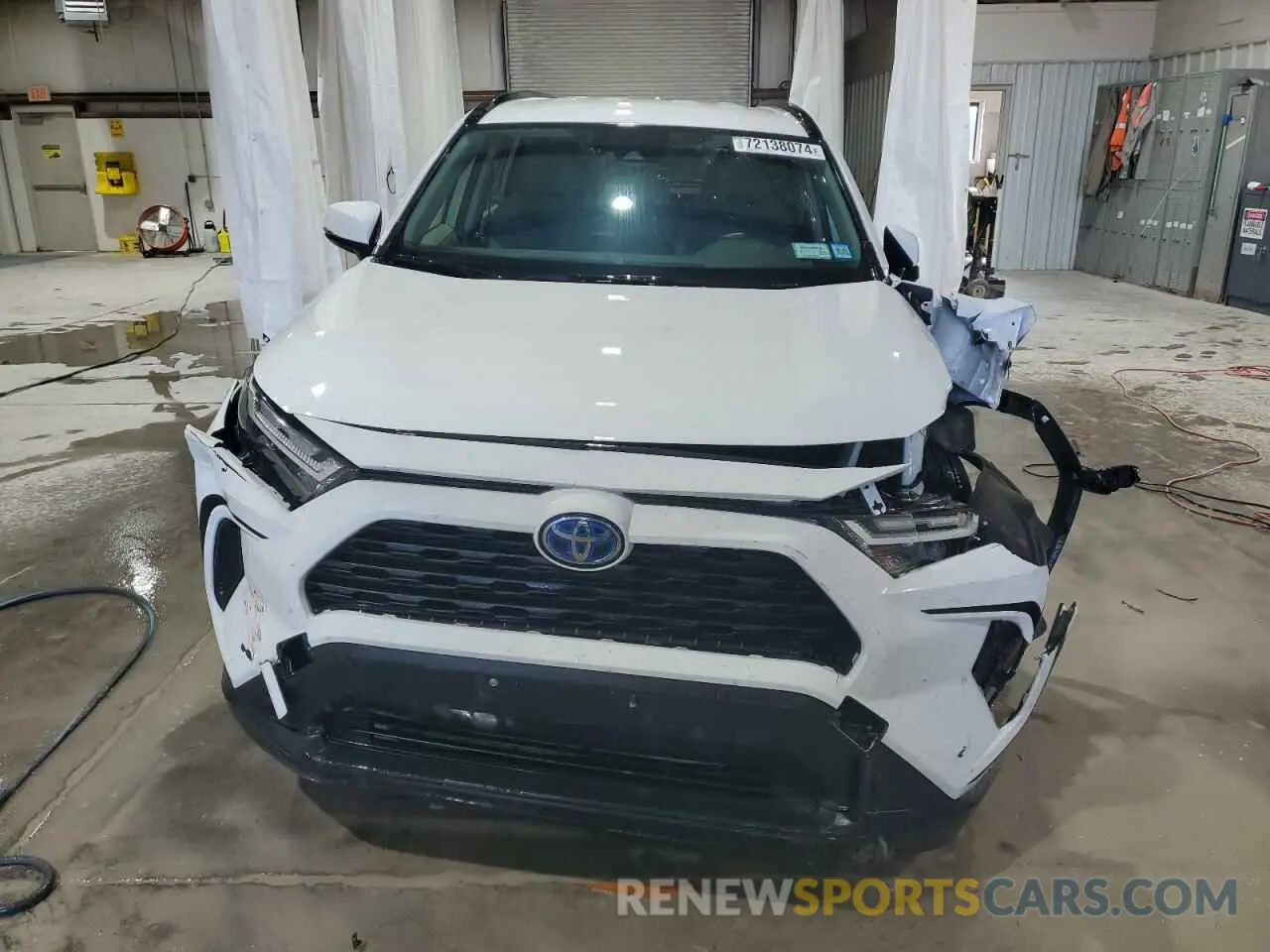 5 fotografías del automóvil dañado JTMRWRFV2ND155680 TOYOTA RAV4 2022