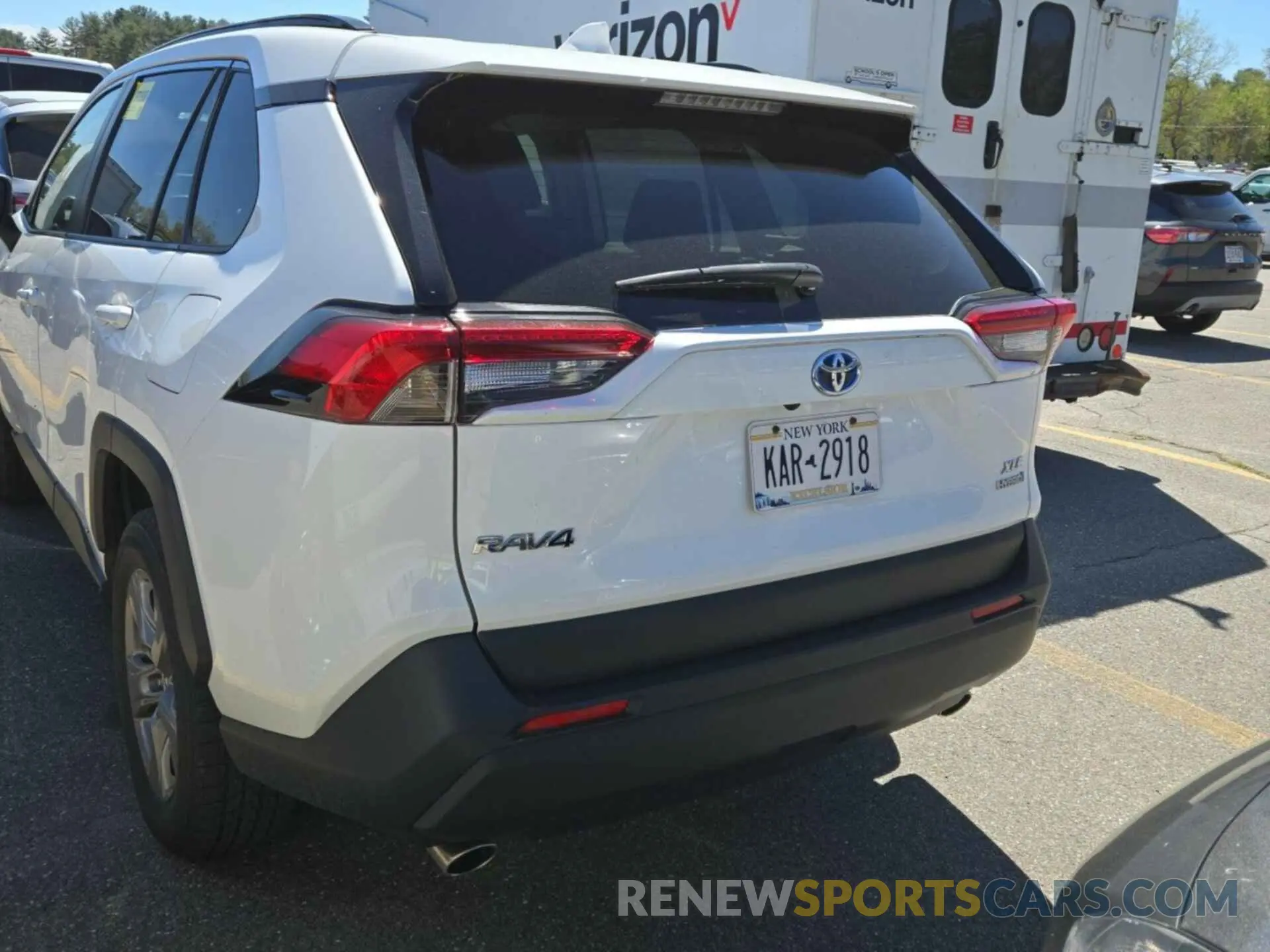 18 fotografías del automóvil dañado JTMRWRFV4ND164509 TOYOTA RAV4 2022